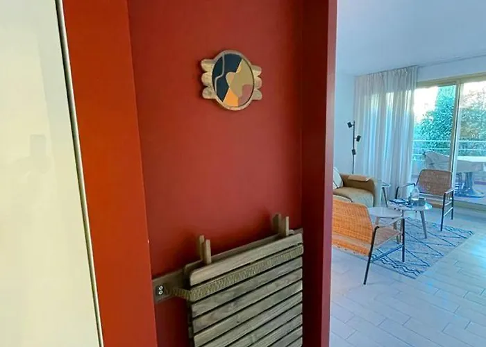 Апартаменты Tropez Centre En Style Piscine Ac 100m